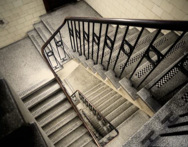 نظافة سلم العمارة