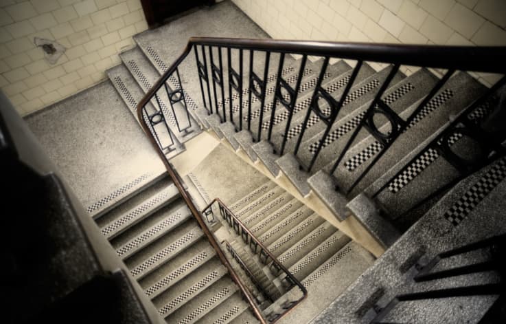 نظافة سلم العمارة