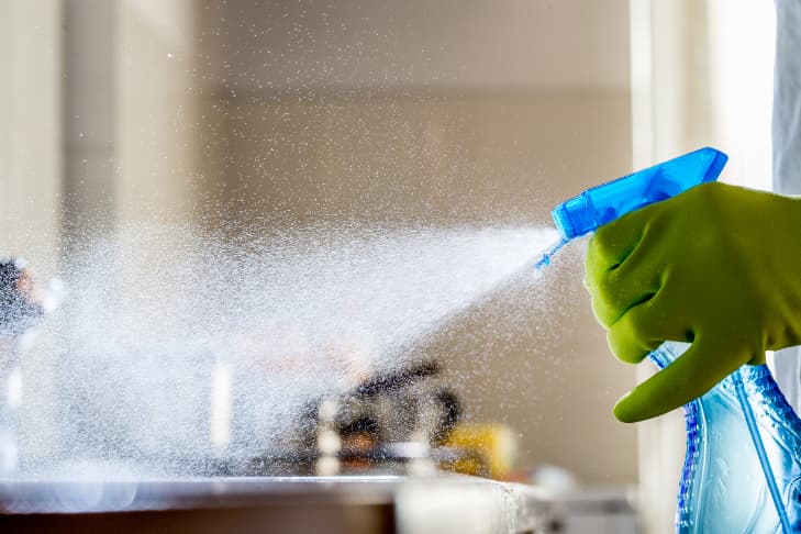 طريقة تنظيف واجهات الزجاج